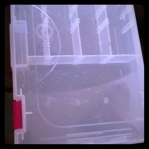 Im selling a box that i don't  want to have  no mo